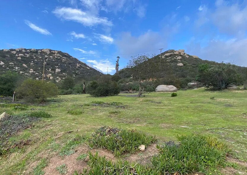 Building Photo - 2737 Sarver Ln