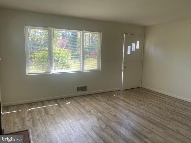 Building Photo - 2200 Greenwich St