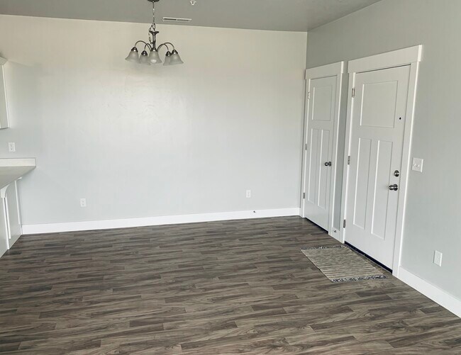 Building Photo - 3724 W 1850 N