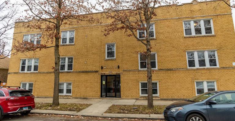 Building Photo - 3318 N Leclaire Ave