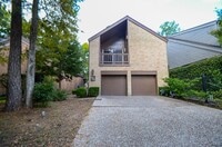 Building Photo - 130 Sugar Berry Cir