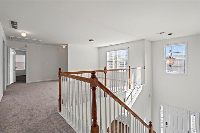 Building Photo - 221 Cutbank Ct SW