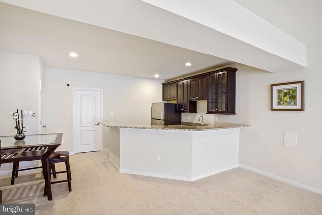 Building Photo - 7311 Hayfield Rd