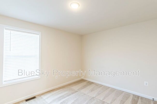Building Photo - 3430 Montague St