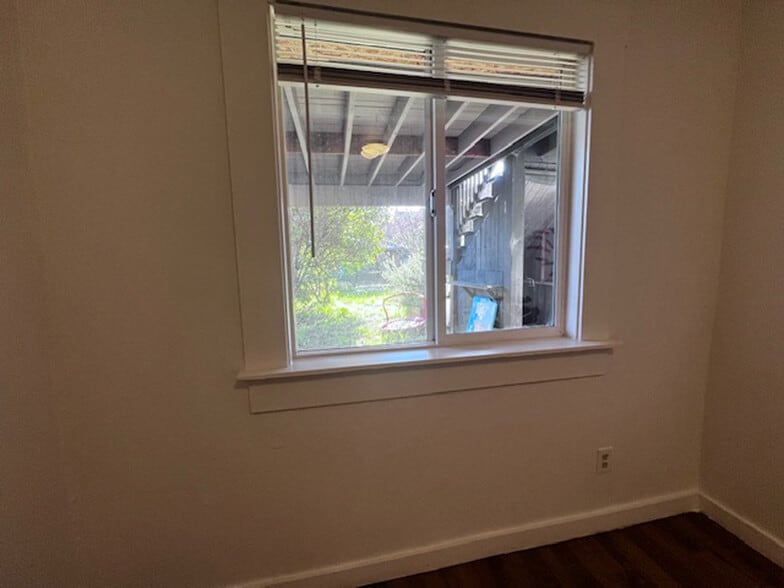 Building Photo - 699 30th St