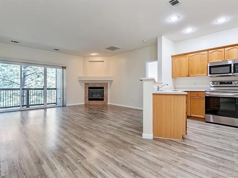 Building Photo - 7459 S Alkire St