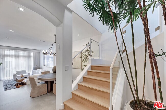 Building Photo - 6442 Lunita Rd