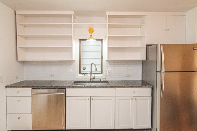 Building Photo - 1421 Grand Ave