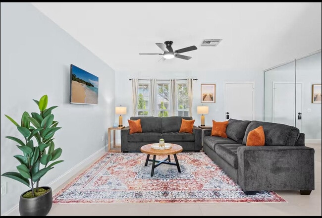 Building Photo - 304 SE 4th St