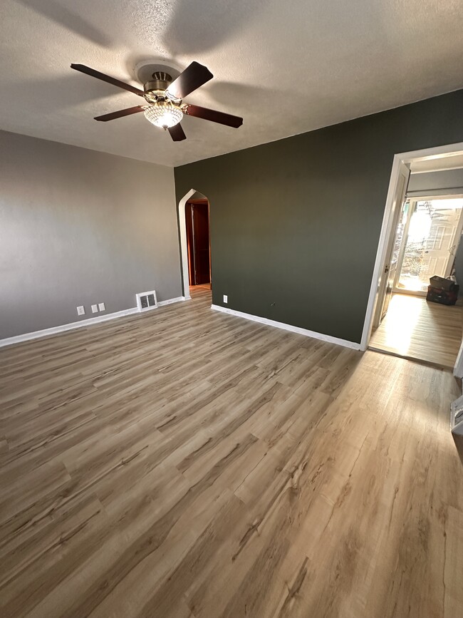 Living Room - 1602 Ashland Ave