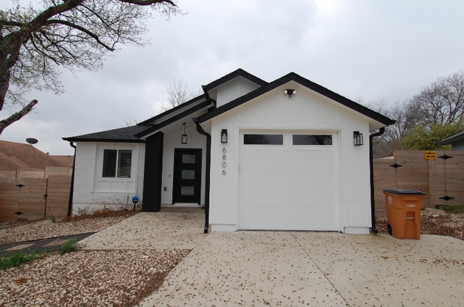Building Photo - 6806 Pondsdale Ln