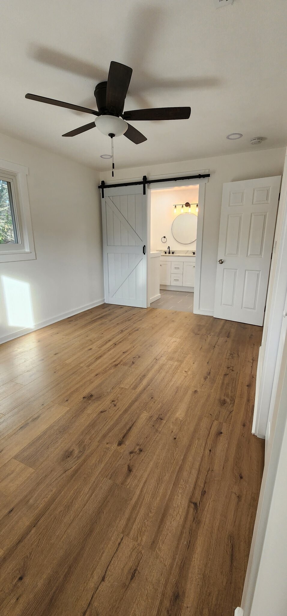 Building Photo - 3401 Windridge Dr