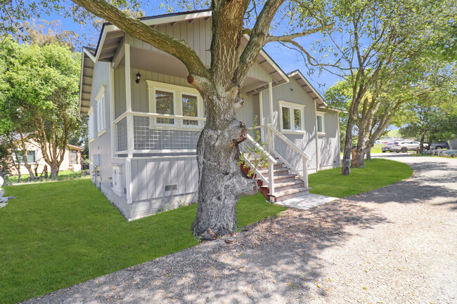 Primary Photo - 2731 Stony Point Rd