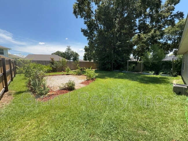 Building Photo - 5482 Peach Dr