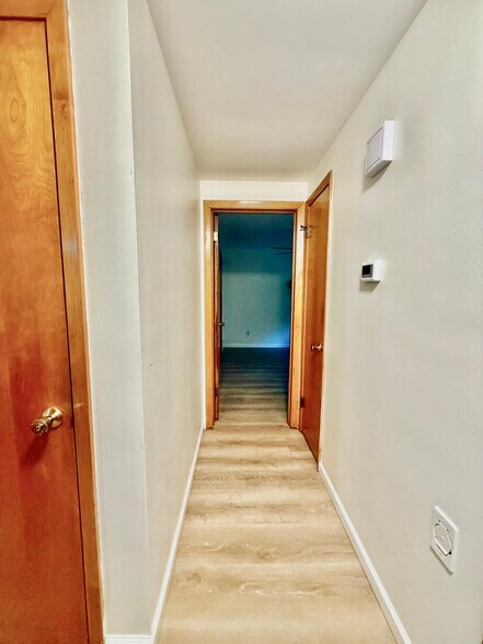 Building Photo - 1814 E Main St