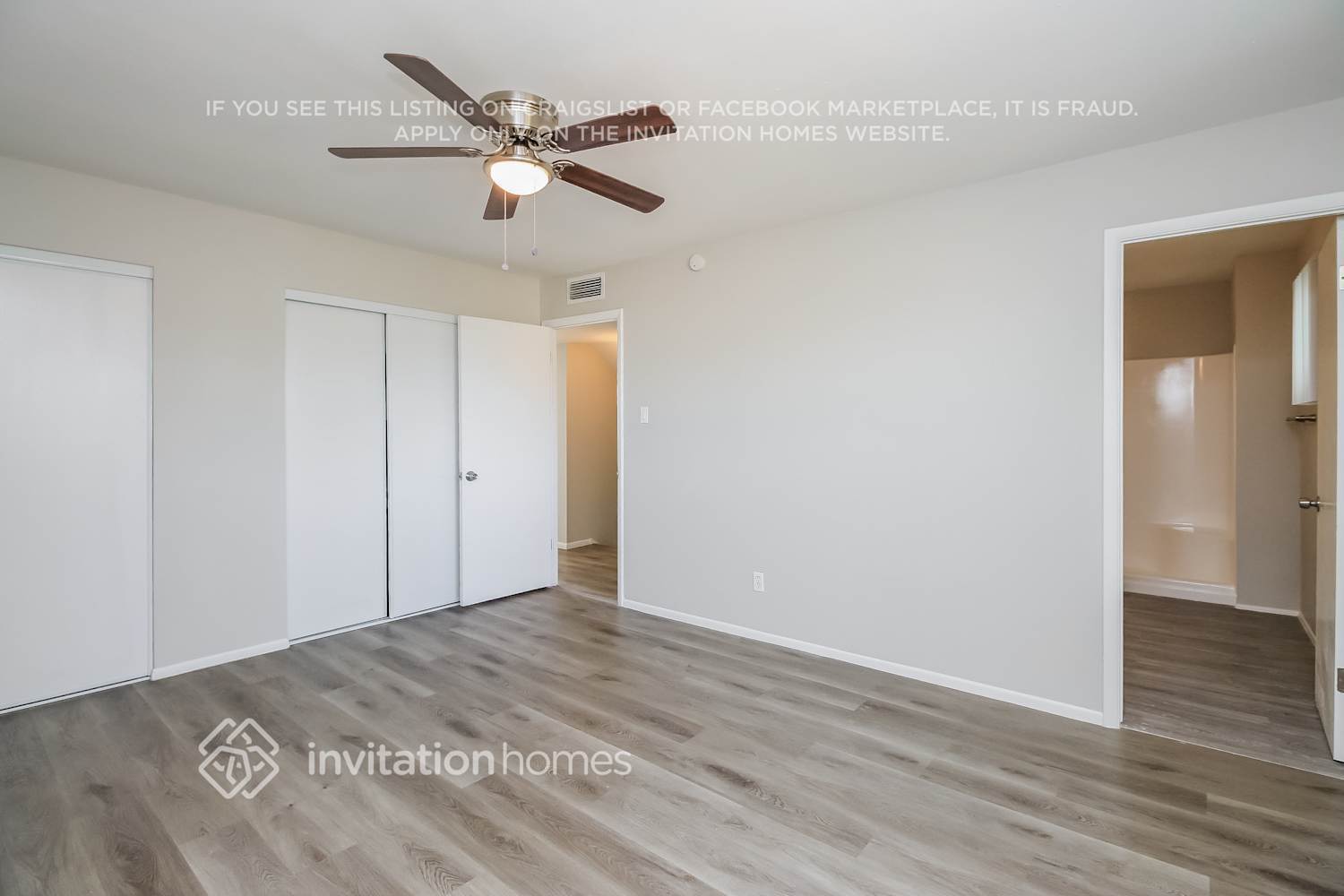 Building Photo - 6744 S Lakeshore Dr
