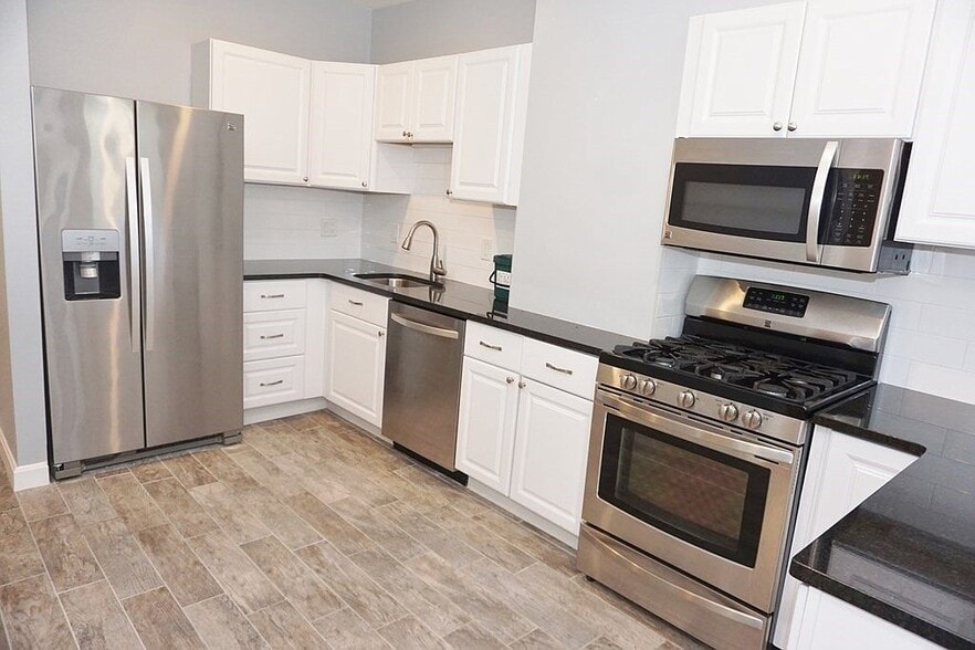 Building Photo - 147 Tremont St