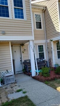 Building Photo - 2208 Whispering Hills Dr