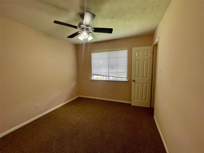 Building Photo - 24231 Pepperrell Pl St