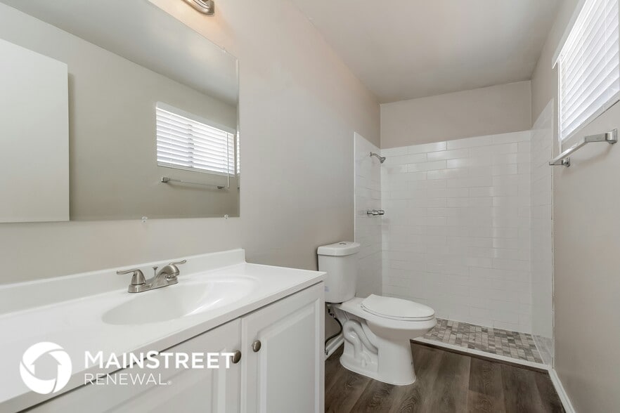 Building Photo - 9722 E Golf Links Rd