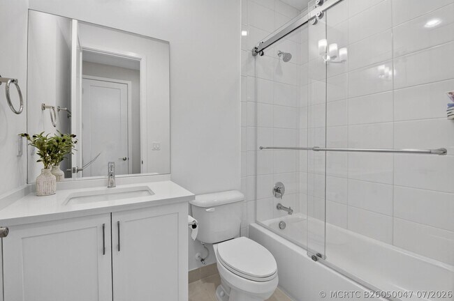 Building Photo - 8270 Essex Country Clb Dr