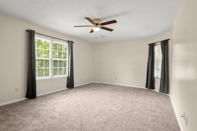 Building Photo - 16303 Lakestone Dr