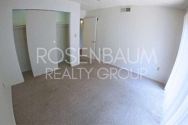 Building Photo - 828 E Junction St