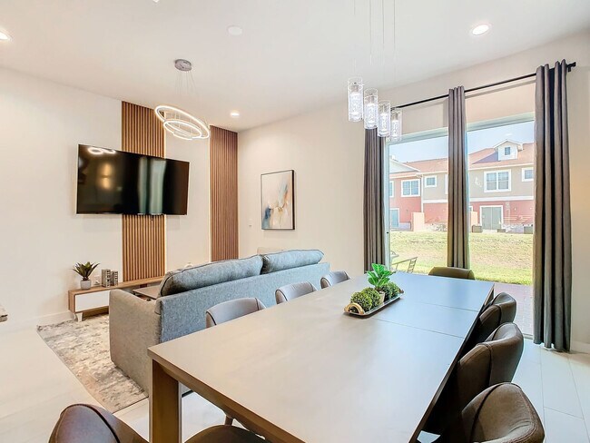 Building Photo - 7516 Sunflower Dr