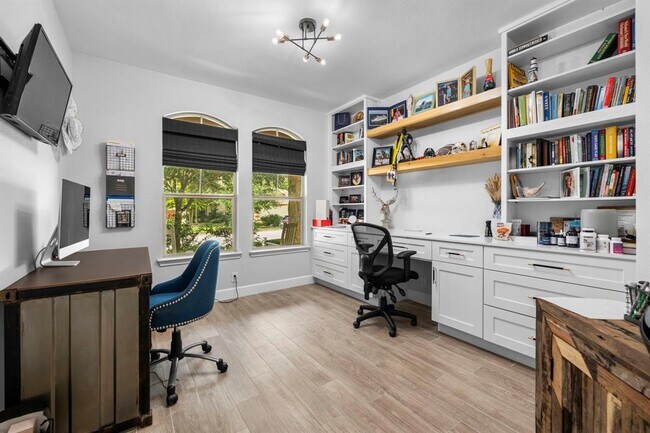 Building Photo - 208 Arrezo Ln