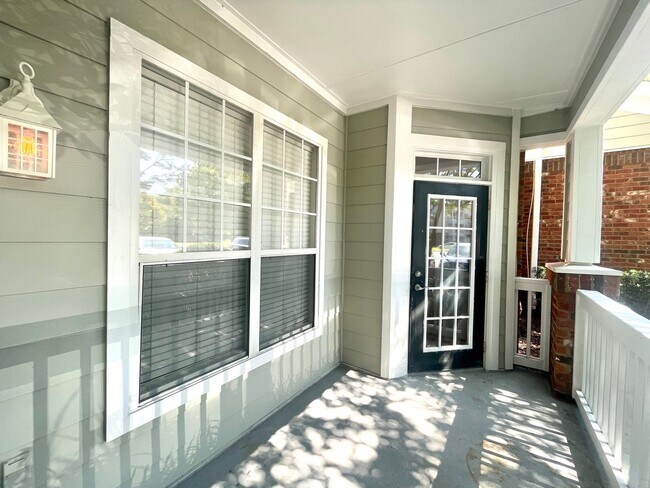 Building Photo - 1 Bedroom, 1 Bath Condo in The Concord West of the Ashley!