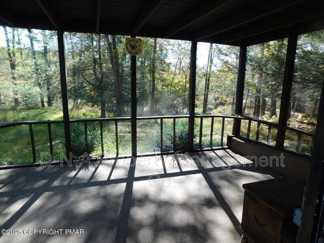 Building Photo - 1134 Scotrun Dr