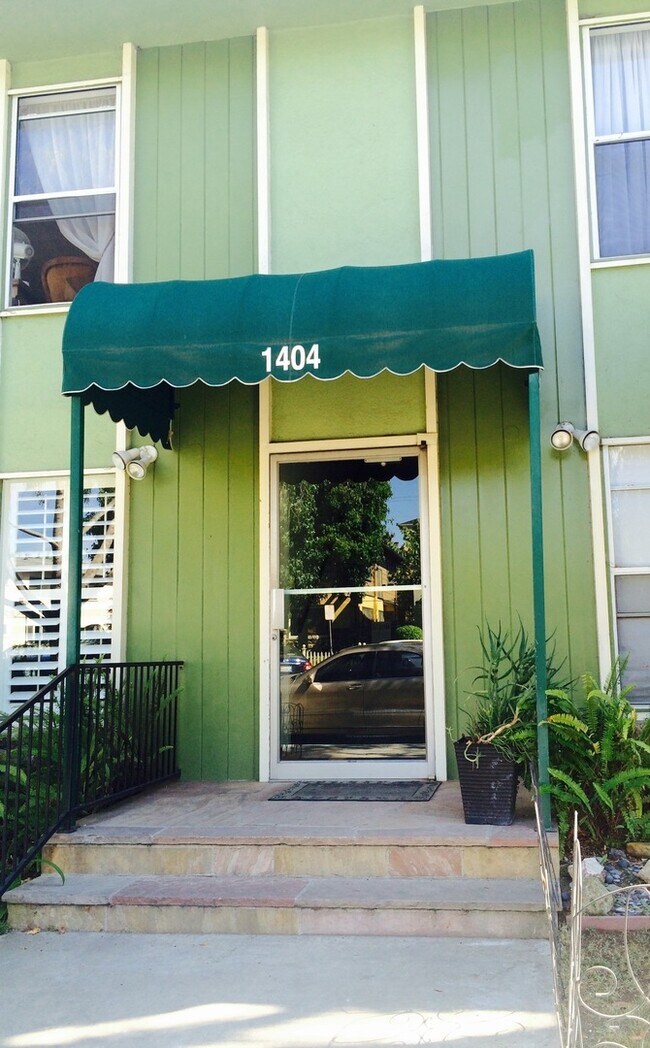 Falcon Park 1404 E 1st St Long Beach CA 90802 Apartment Finder