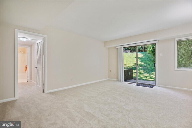 Building Photo - 10655 Montrose Ave