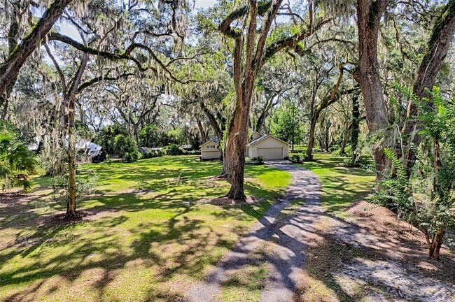 Building Photo - 6505 SW 135 Pl