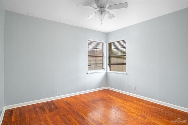 Building Photo - 619 Highland Ave