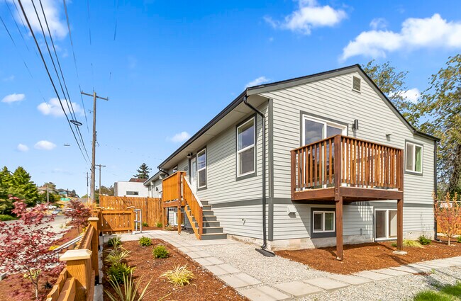 Building Photo - 5655 31st Ave SW