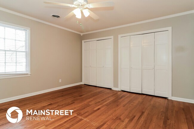 Building Photo - 1666 Greenbrook Dr