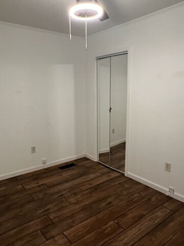 Building Photo - "Charming 3-Bed Home in Asheville with Coz...
