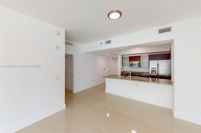 Building Photo - 951 Brickell Ave