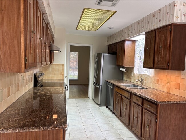 Building Photo - 25 N Deerfoot Cir