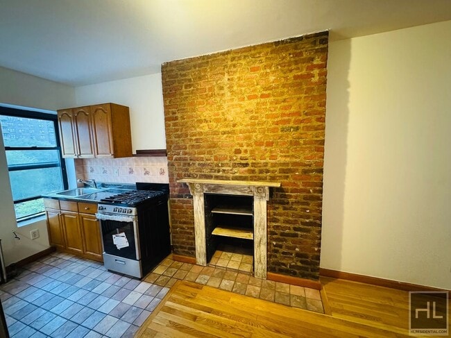 Building Photo - 45 Essex St