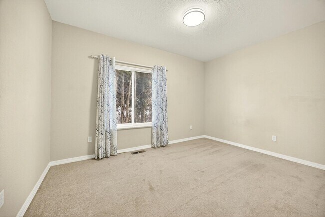 Building Photo - 460 Robert Trent Jones Blvd