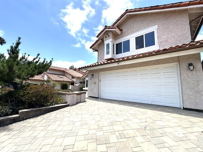 Building Photo - 4BR/3BA House in Rancho Penasquitos - Powa...