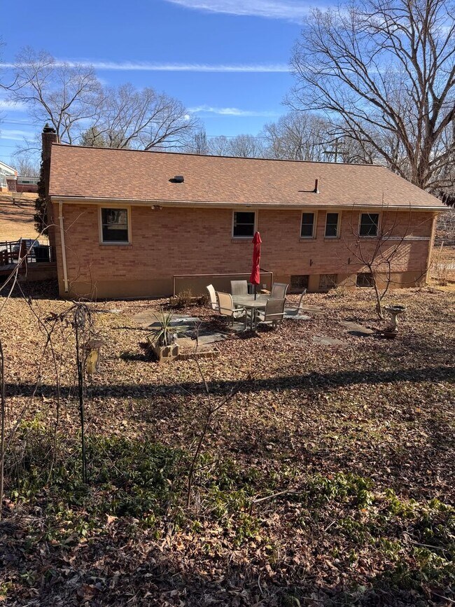 Building Photo - 4 Bedroom || 2.5 Bathroom Home in Boonsboro