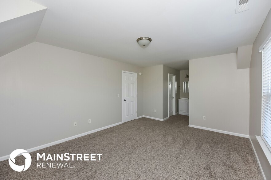 Building Photo - 2108 Lombardia Ct