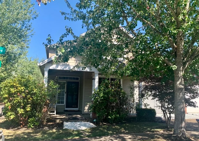 Building Photo - Beautiful 4 Bed | 3 Bath Single-Family Home + Bonus Room | 3-Car Garage | Private Backyard | Desi...