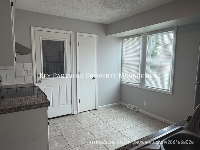 Building Photo - 138 E Nelson Cir