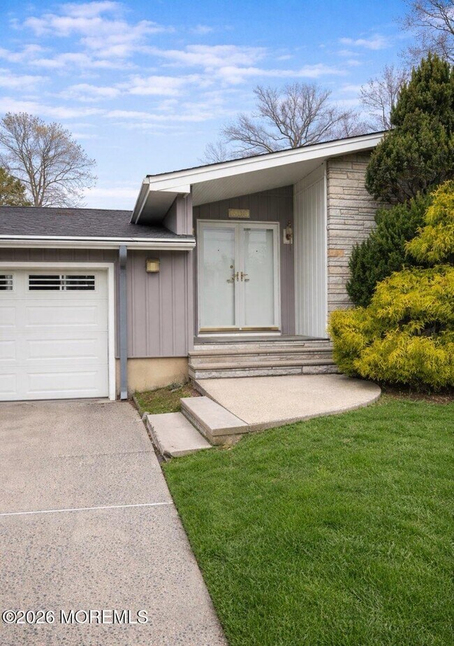 Building Photo - 1803 Holbrook St