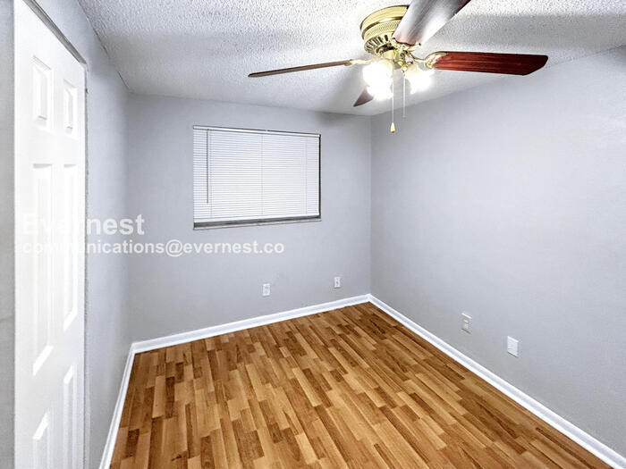 Building Photo - 13000 120th St N