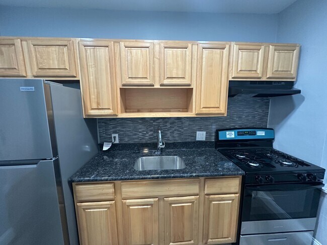 Building Photo - 1828 W Eleanor St